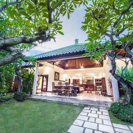 Villa Frangipani Sanur  Exterior photo